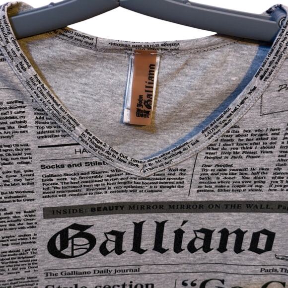 John Galliano, authentic newspaper print xxs Tee - Picture 2 of 6